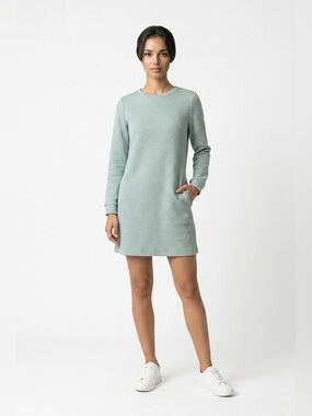 ✌️4/$20✌️ Mint green embossed sweatshirt dress